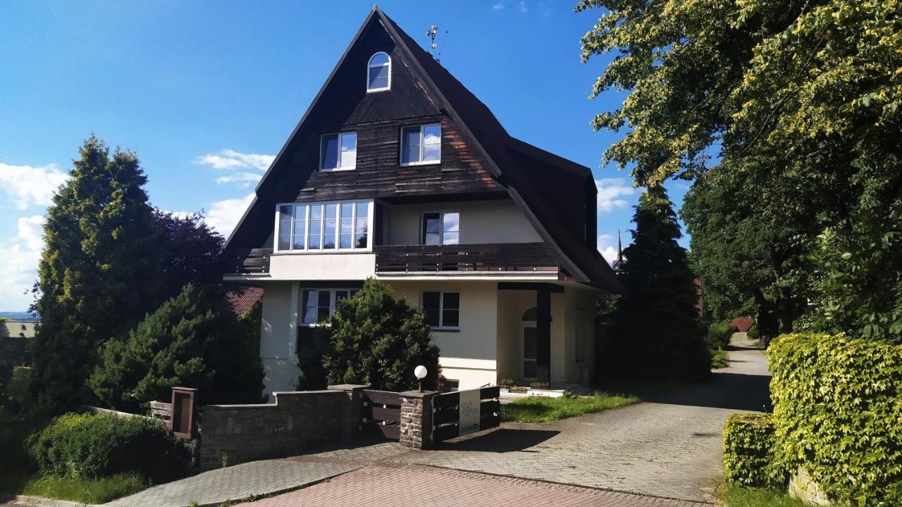 Sola Gratia Hotel Bystrice pod Hostynem Luaran gambar